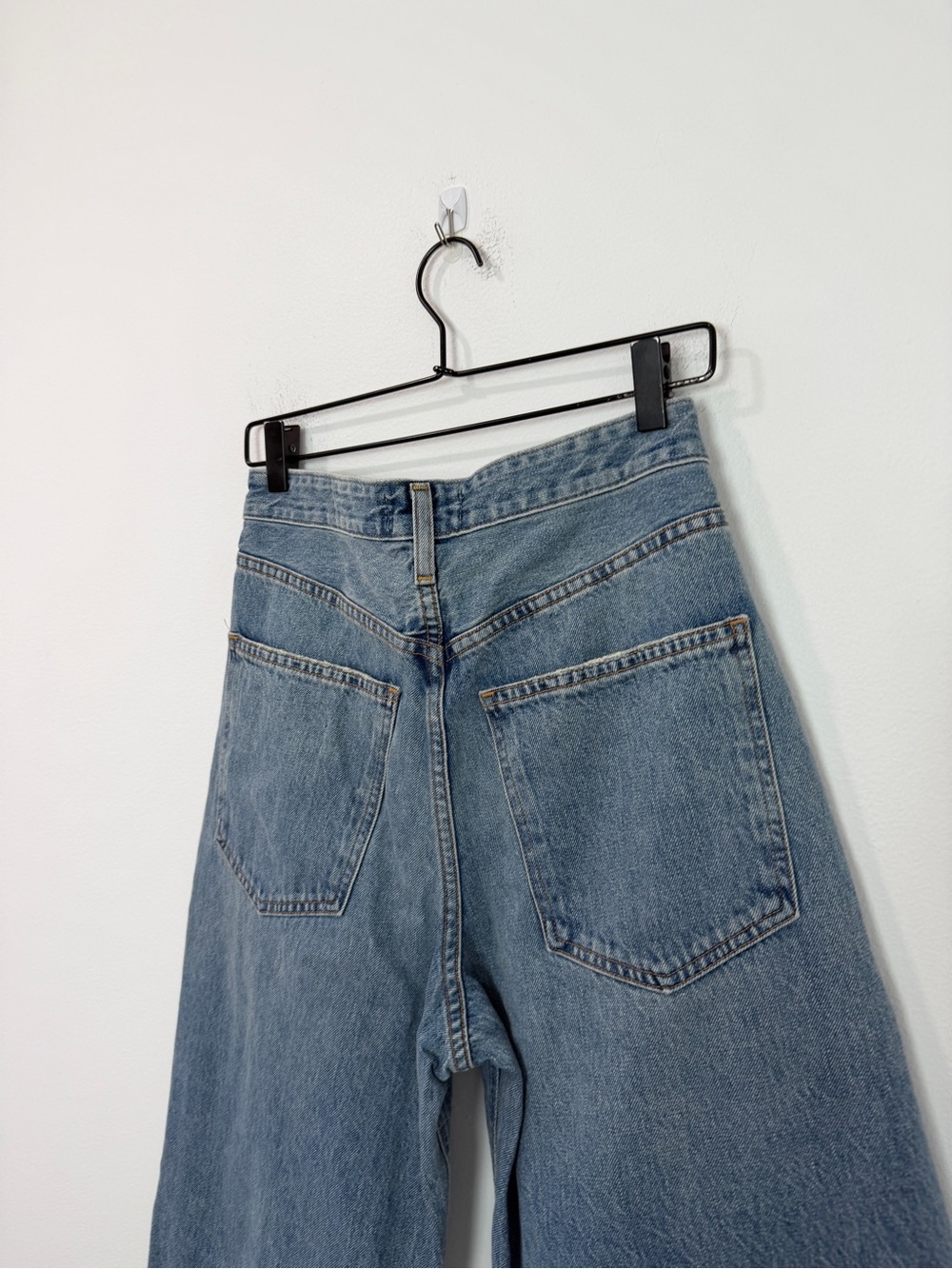 Agolde Vana Fold Jean Weightless in Mantra Medium Wash NWOT Size 25 - Picture 6 of 9